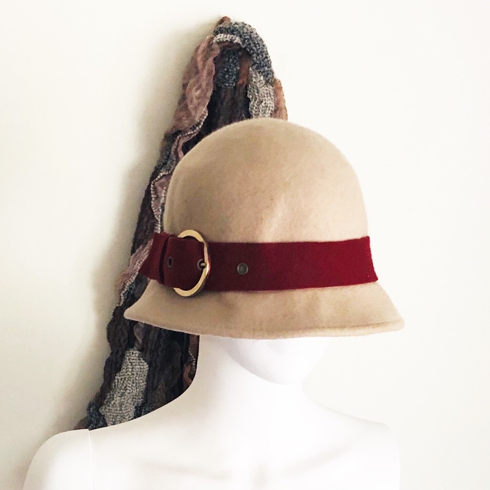VTG Style 1930’S Beige and Red Hat • L